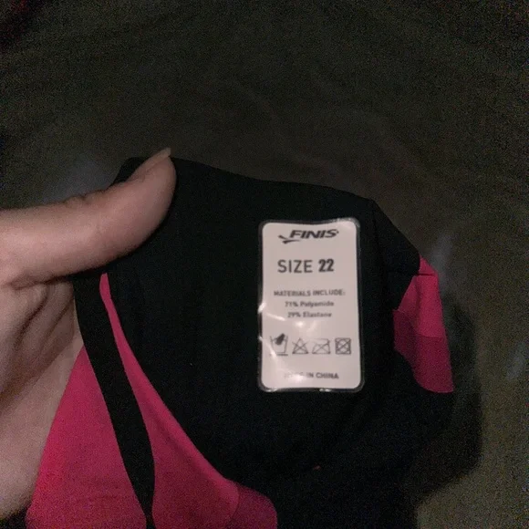 finis kneeskin size 22 - Picture 3 of 3